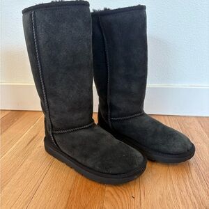 UGG Kid Classic Knee High Tall Black Fuzzy Boots EUC Size 2
